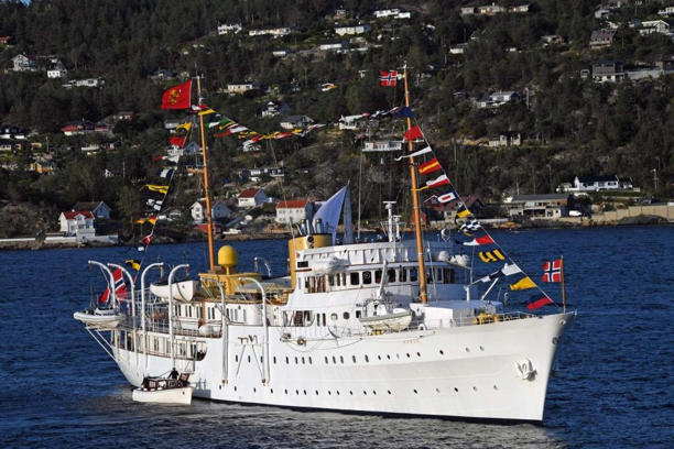 Королевский корабль/ яхта