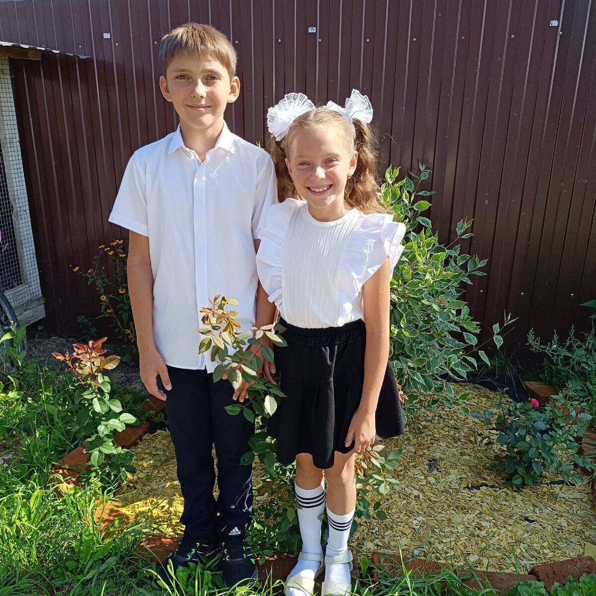 Ваня и Полина после линейки