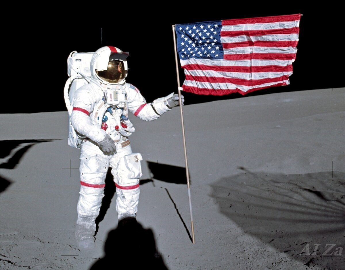 Сколько американцев было в космосе. Аполло-14 астронавты на Луне. Флаг США на Луне.