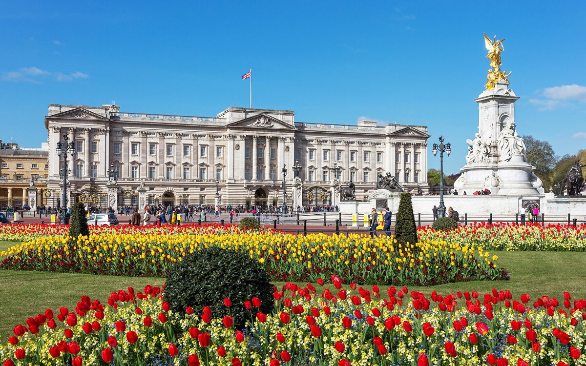    Букингемский дворец - официальная лондонская резиденция и административная штаб-квартира британских монархов.