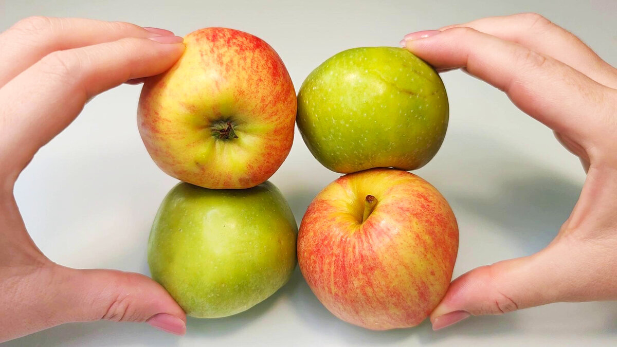 We like apples. We like apples
