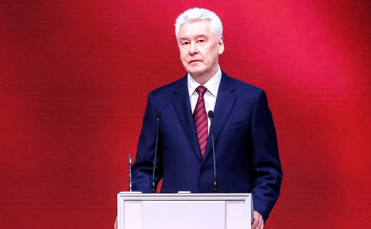 Фото: Вячеслав Прокофьев / ТАСС / с сайта Кремля (http://static.kremlin.ru/media/events/photos/big2x/4ZQFaiYcVLXbJLA8LqvVdOlMnhEHUZMd.jpg)
