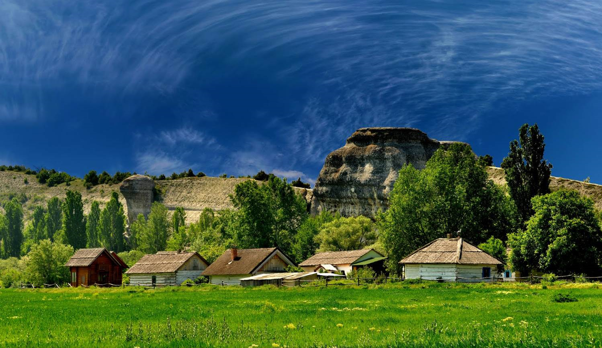 Деревни крыма. Бахчисарай село танковое. Танковое Бахчисарайский район. Крым Бахчисарайский район село танковое. Село танковое Бахчисарайский.