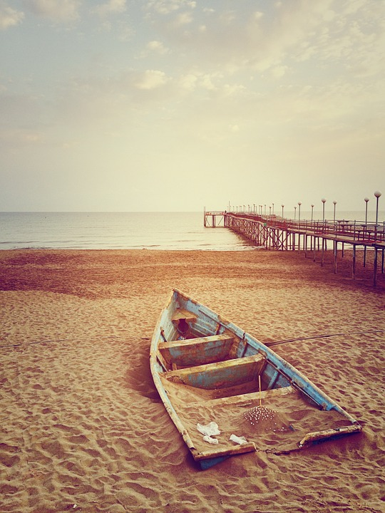 https://pixabay.com/ru/photos/%D0%BB%D0%BE%D0%B4%D0%BA%D0%B0-%D0%BA%D0%BE%D1%80%D0%B0%D0%B1%D0%BB%D0%B5%D0%BA%D1%80%D1%83%D1%88%D0%B5%D0%BD%D0%B8%D1%8F-%D0%B1%D0%B5%D1%80%D0%B5%D0%B3-%D0%BE%D0%BA%D0%B5%D0%B0%D0%BD-867218/
