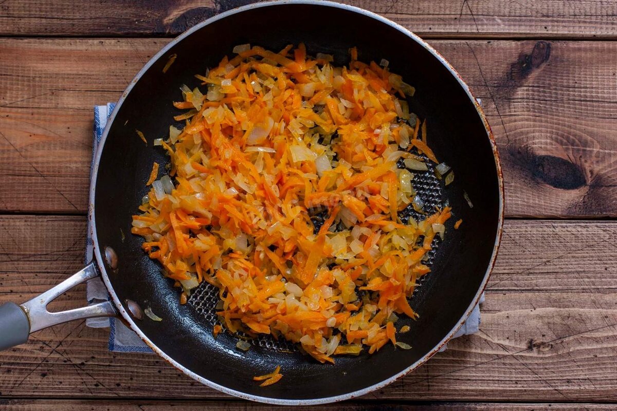 Скумбрия в томате с морковью и луком - как консерва, только лучше