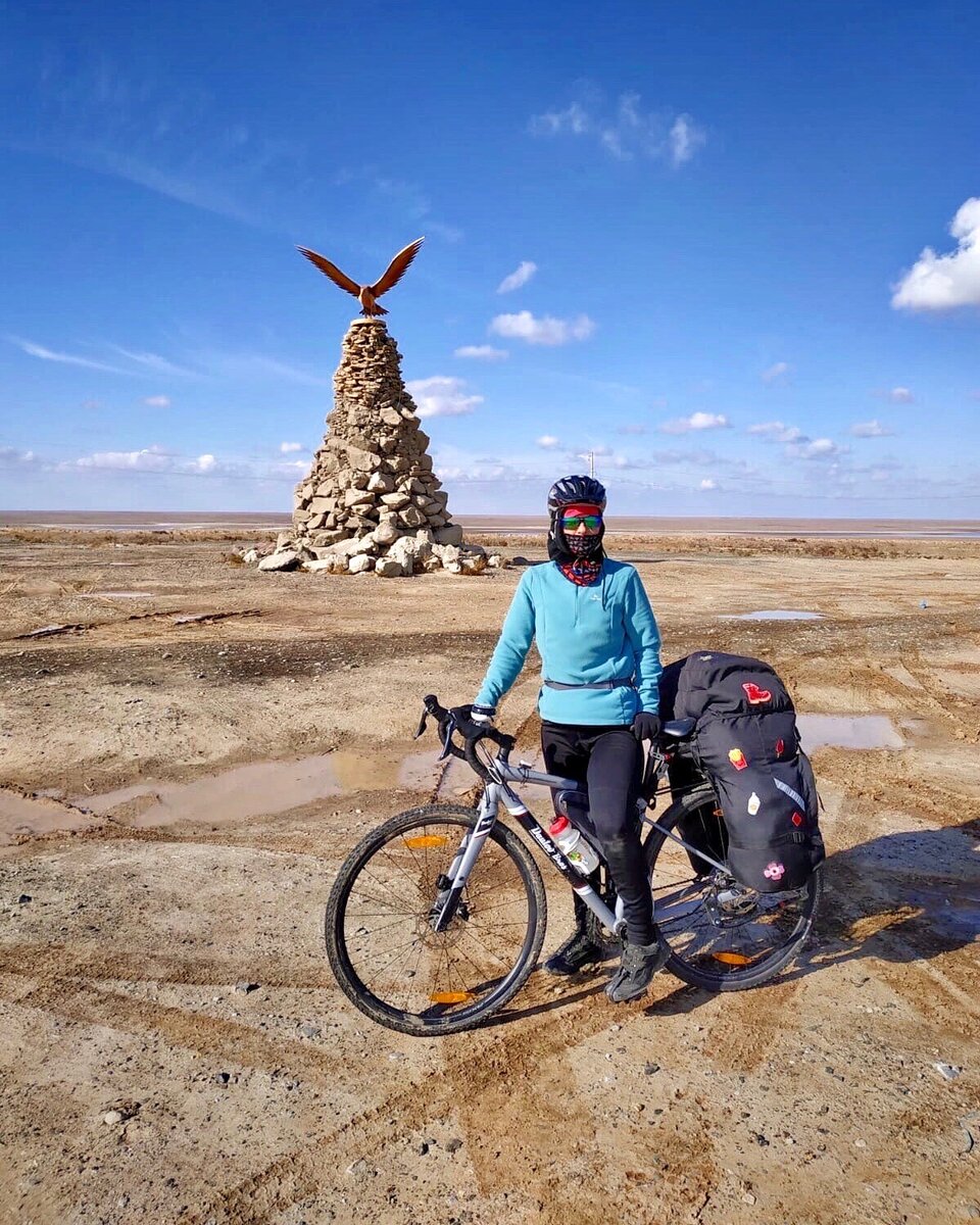 Сейчас едем на велосипедах из Минска в Ташкент, проезжаем Казахстан