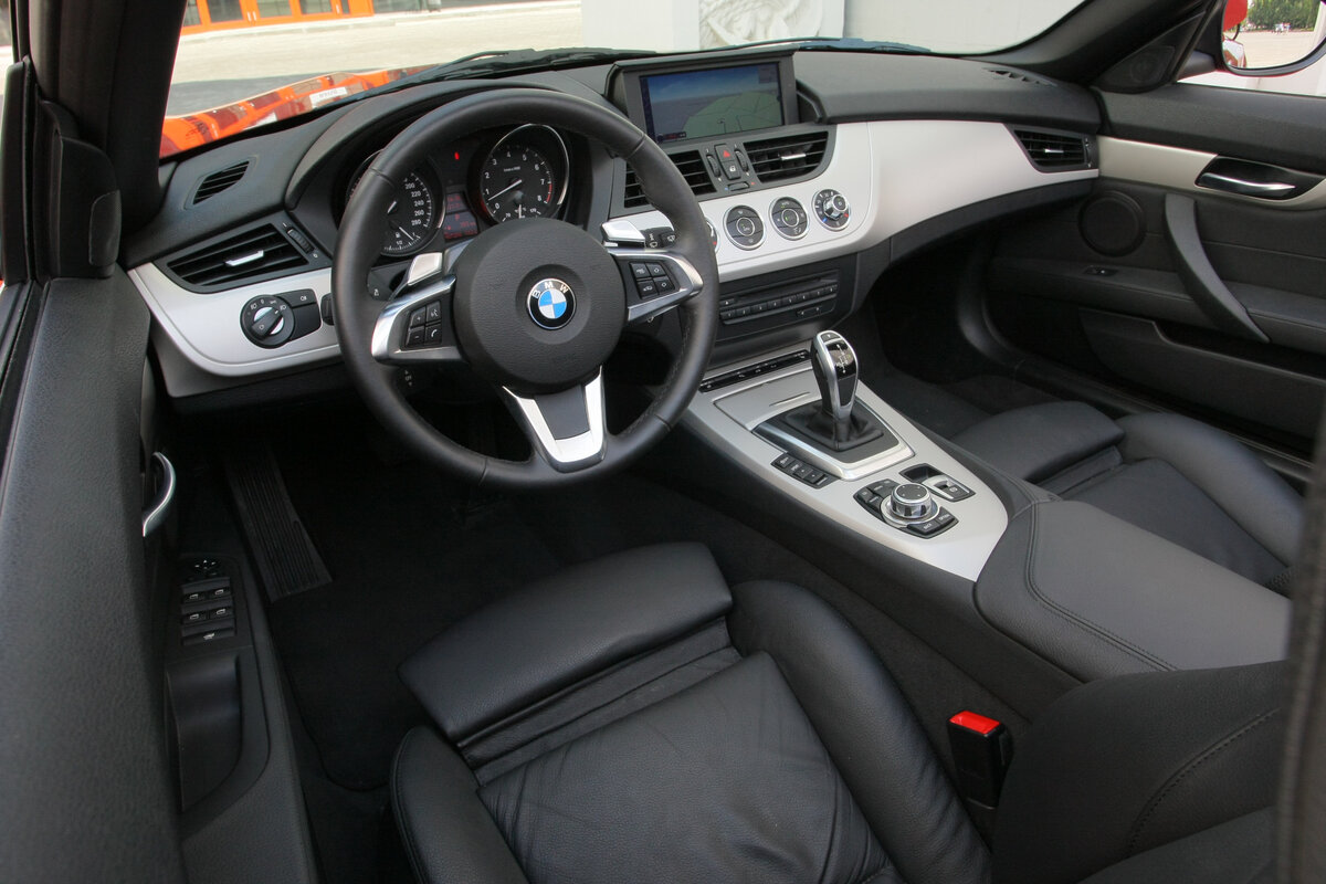 Автомобиль с электронным стояночным тормозом