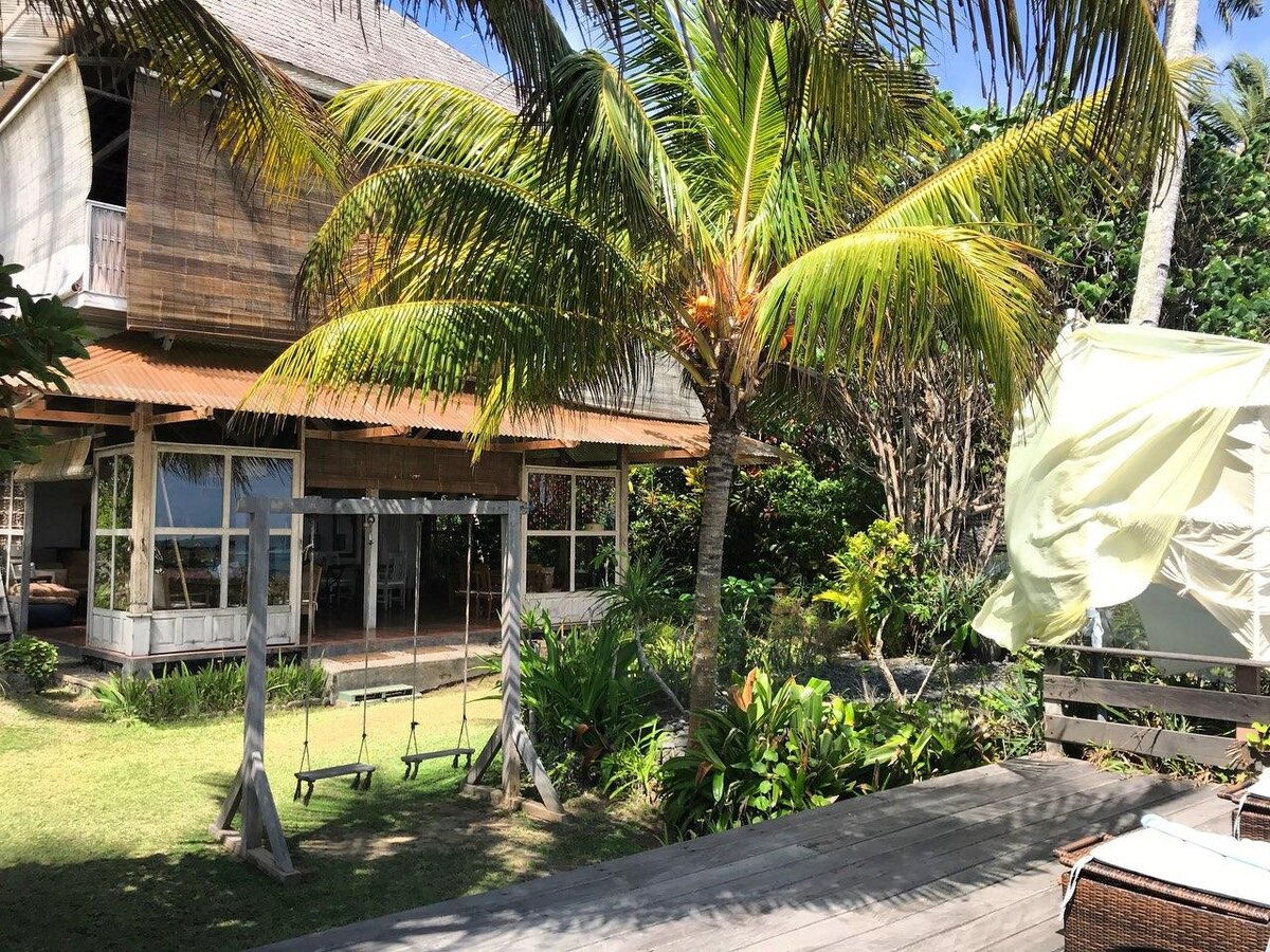 Это ресторан на территории отеля. Можно ко времени заказать вкуснейший ужин! Рекомендуем чиа пудинг и жаренную махи махи.