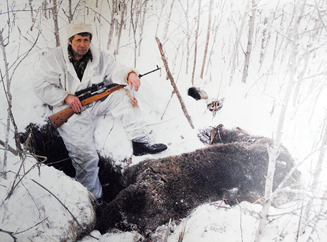 За ним охотятся сутки получит 24. Охотовед. Охота на медведя голыми руками. Главный охотовед Иркутской области.