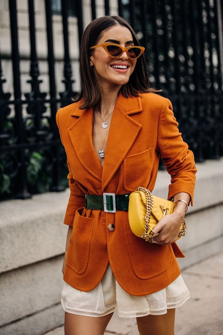 Интересные образы с ярким оранжевым жакетом на каждый день 🍊 | C чем носить? | Дзен
