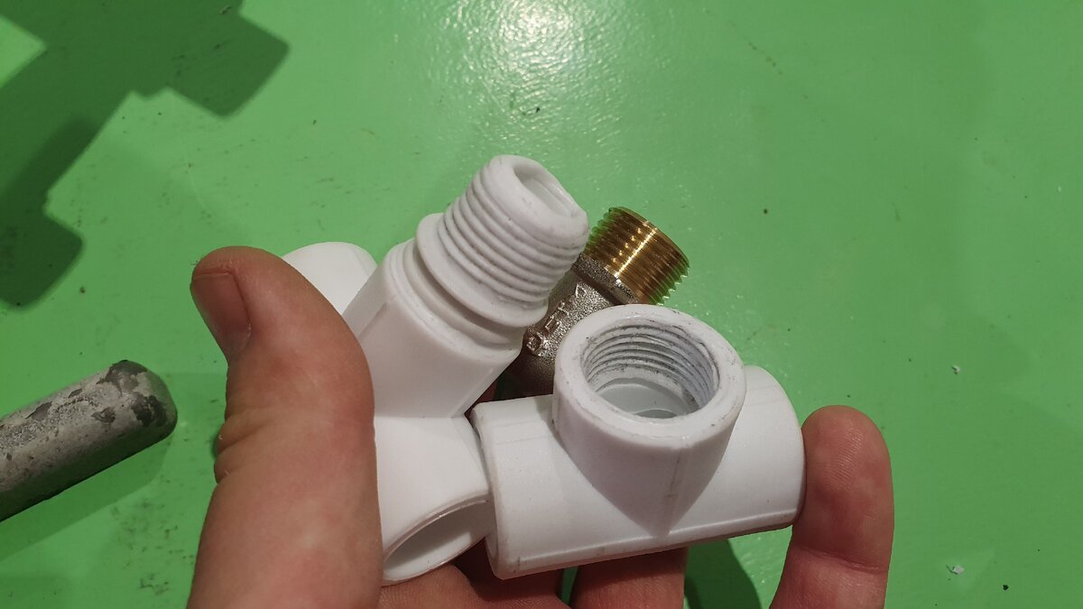 сделать резьбу на полипропиленовой трубе. нарезка резьбы на пластиковых трубах. переход с металлопластика на полипропилен фитинги 20. самодельная резьба на полипропиленовых трубах. нарезка резьбы на полипропиленовых трубах.