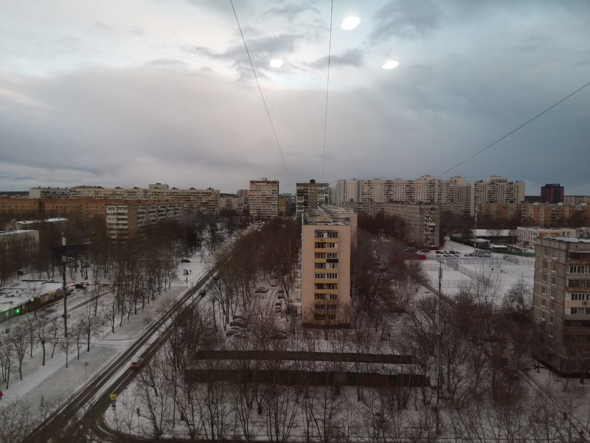 Велика Москва, а работу с приличной зарплатой обычному человеку не найти