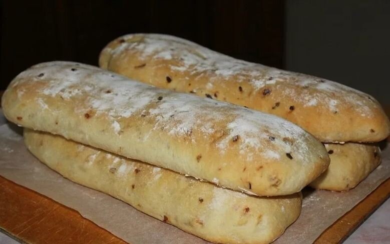 Чиабатта с луком: воздушный итальянский хлеб, который можно легко приготовить дома