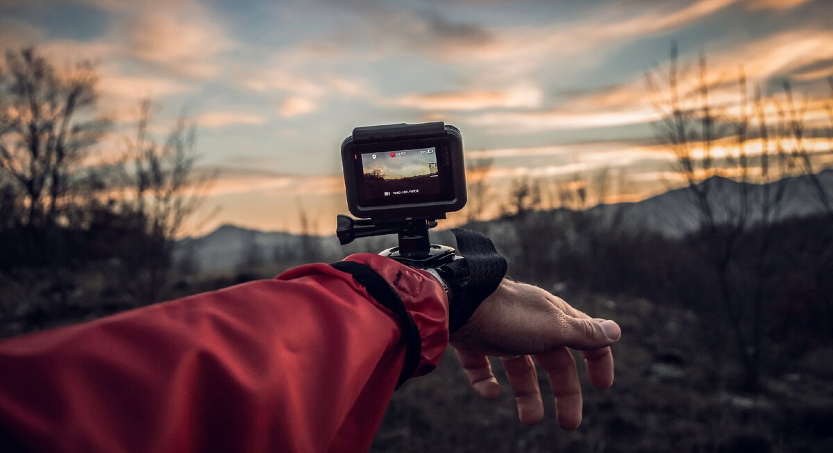 Экшн-камера GoPro с креплением на руку