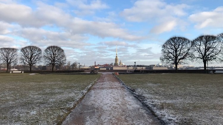 Март в Петербурге. Фото из ТГ-канала "Лопата Беглова" 