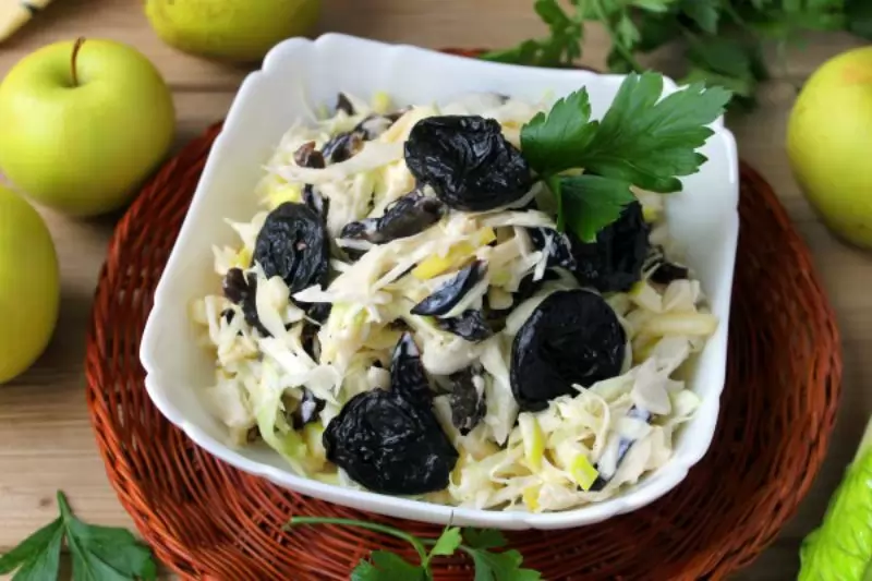 Салат с черносливом и чесноком рецепт