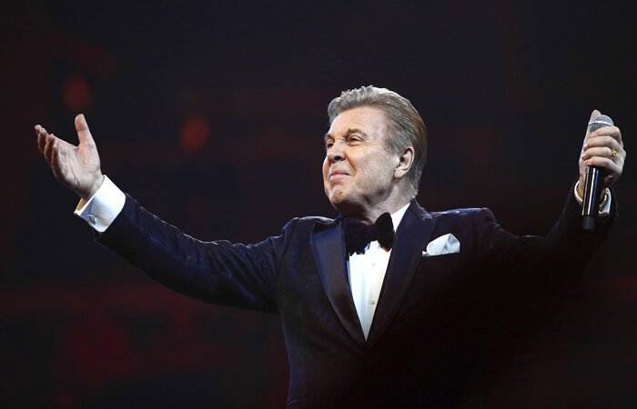 ОН НАПИСАЛ МНОЖЕСТВО ПЕСЕН 