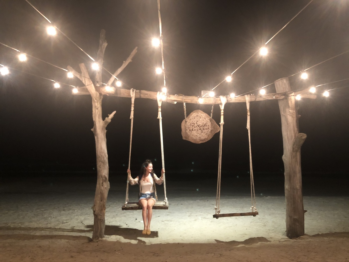 Не ругай темноту, просто будь в ней светом!