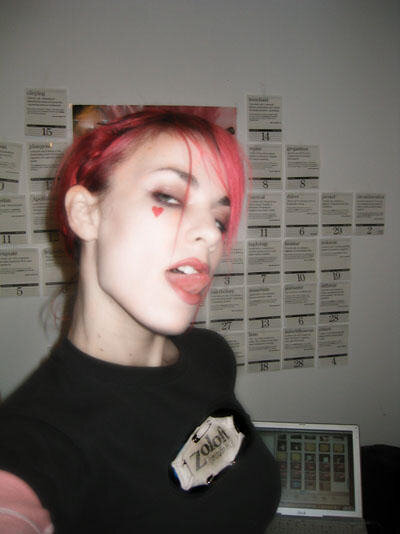 Да простит меня Эмилька за образ нимфоманки