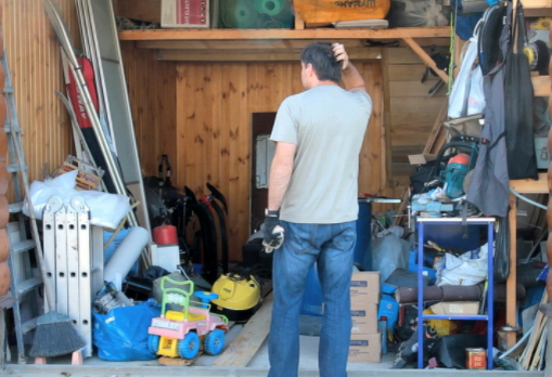 Типичная ситуация когда что-то понадобилось,а лежит не понятно где.