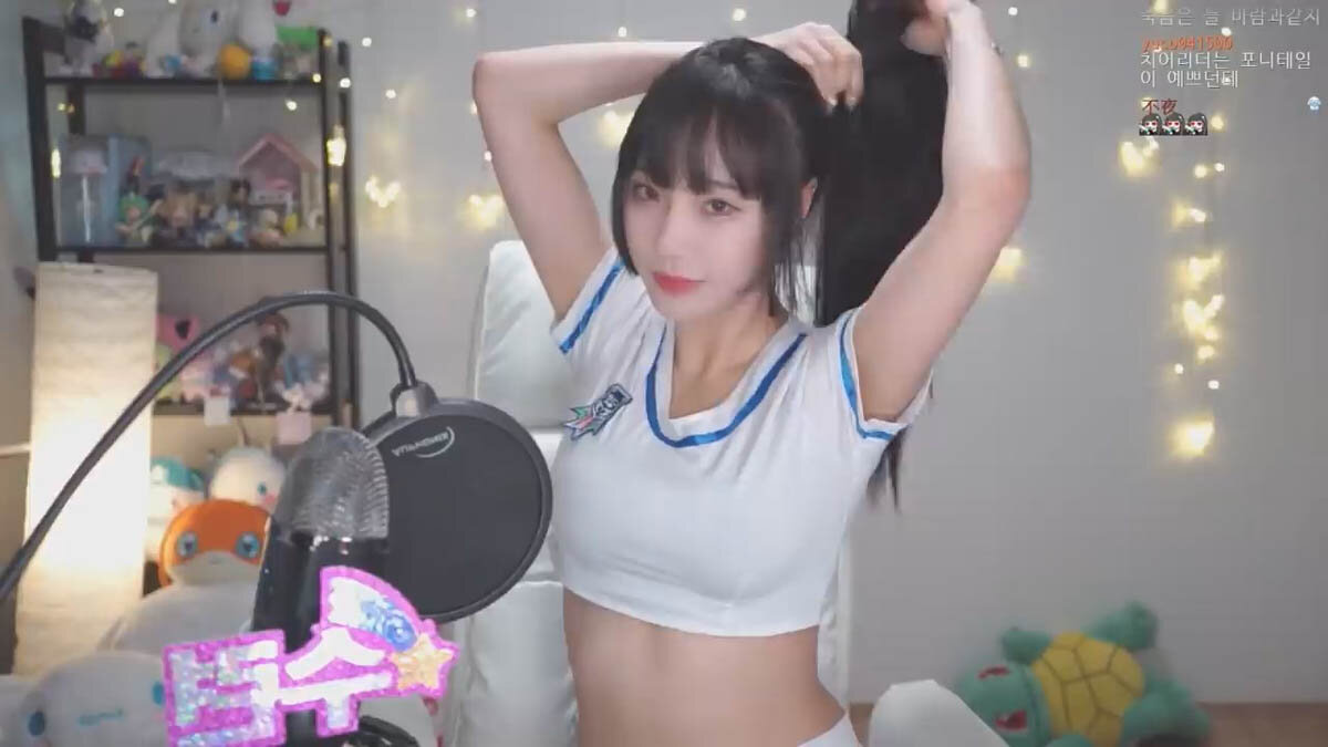 Фото с канала 수련수련 / Кувшинка