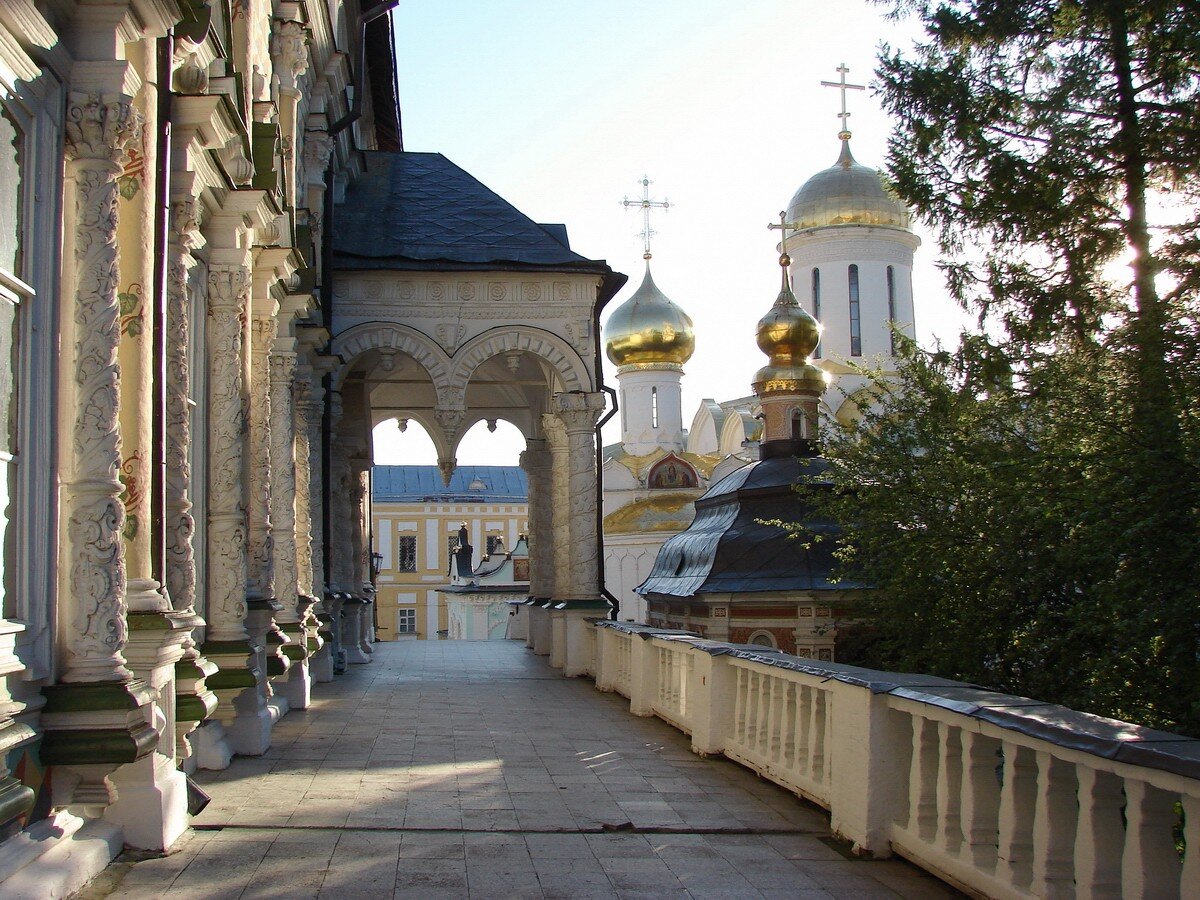 Шатер открытых сеней церкви прп.Сергия. Фото с сайта Троице-Сергиевой Лавры.
