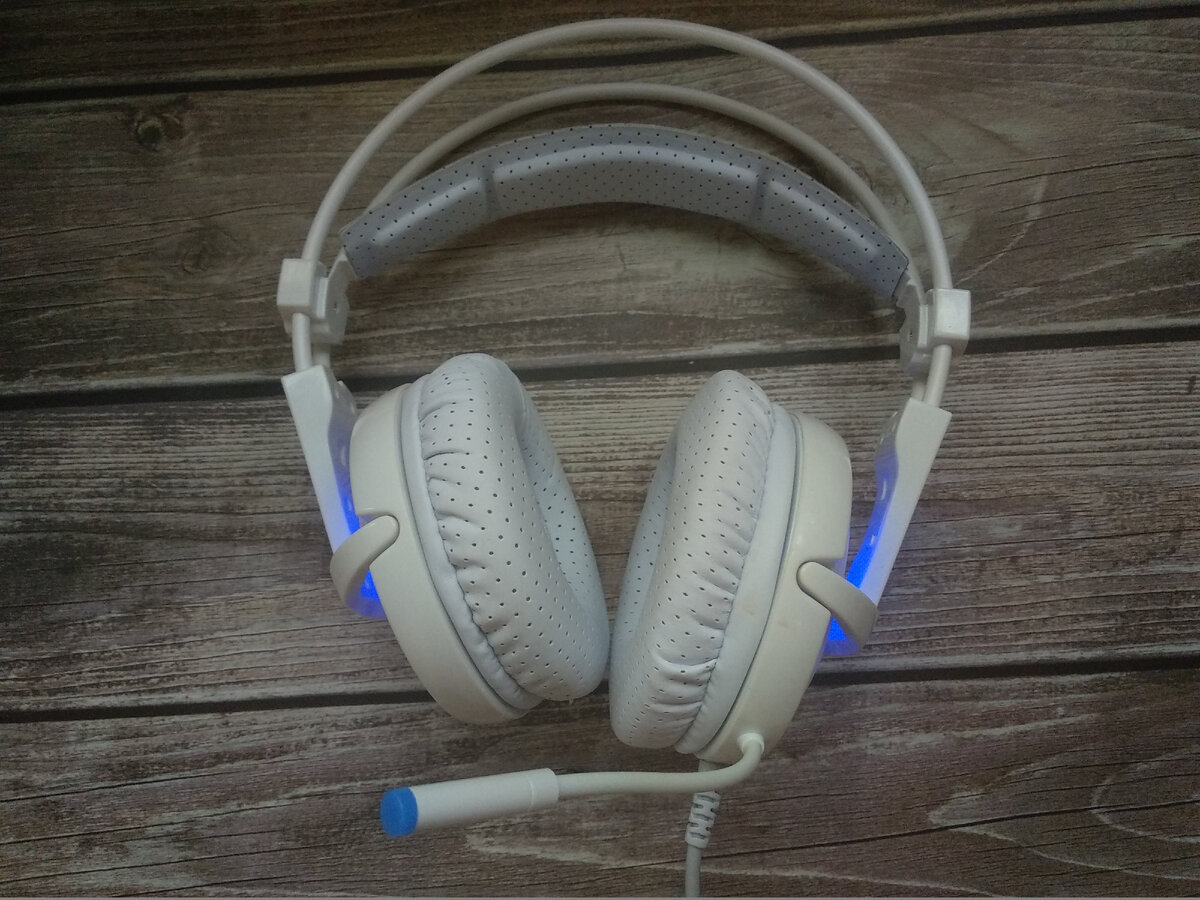 Наушники с микрофоном Sades A6 http://alii.pub/642ceq