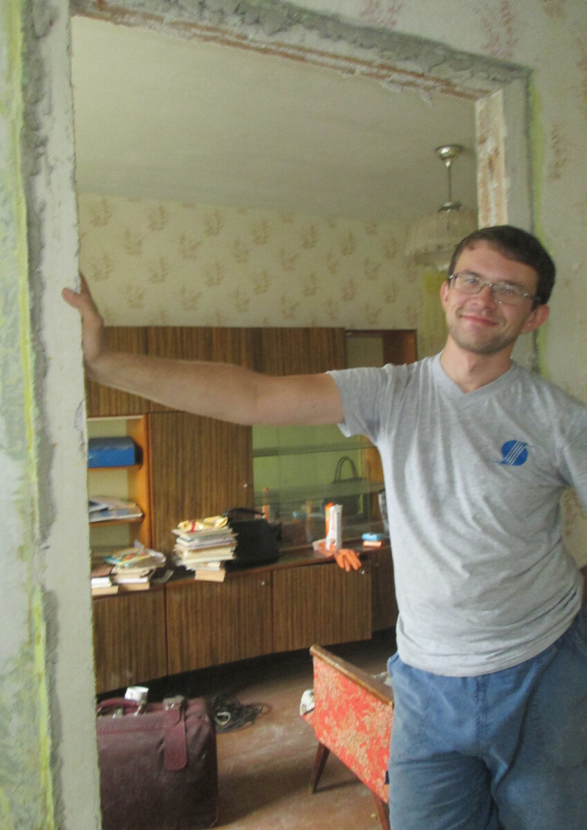 я  - в качестве основного помощника