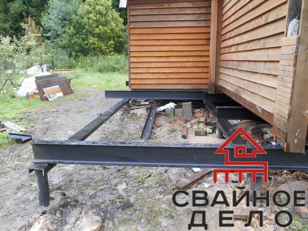 Ремонт фундамента кирпичного дома винтовыми сваями