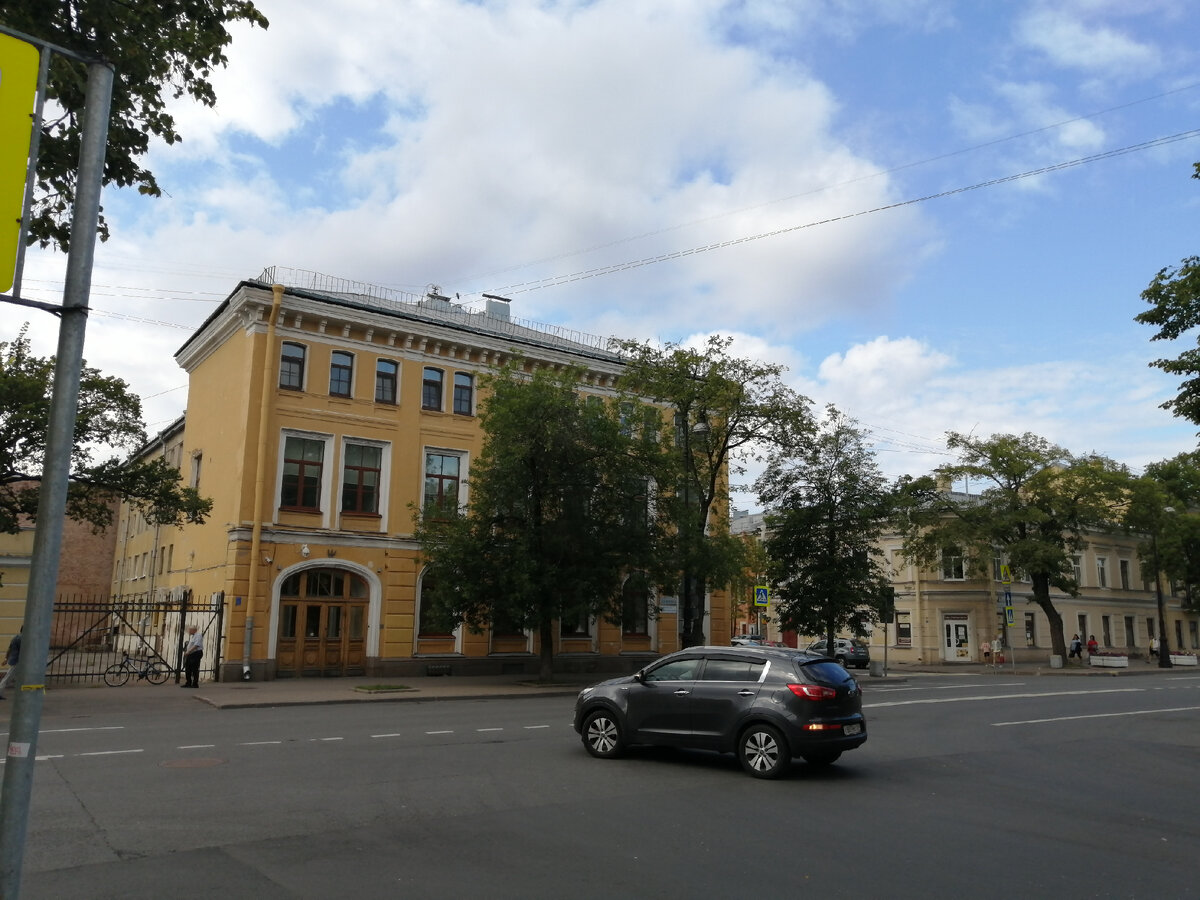 Тихие улочки Кронштадта. август 2021. Листай дальше →→→