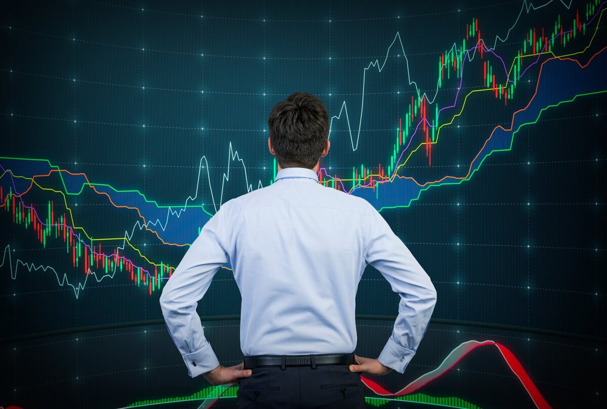 Повод для вчерашней нервотрепки был абсолютно понятен: опасения инвесторов по поводу банкротства китайского девелопера Evergrande и в целом боязнь, что данное банкротство может быть триггером для дальнейшей катастрофы на перегретом девелоперском рынке Китая.