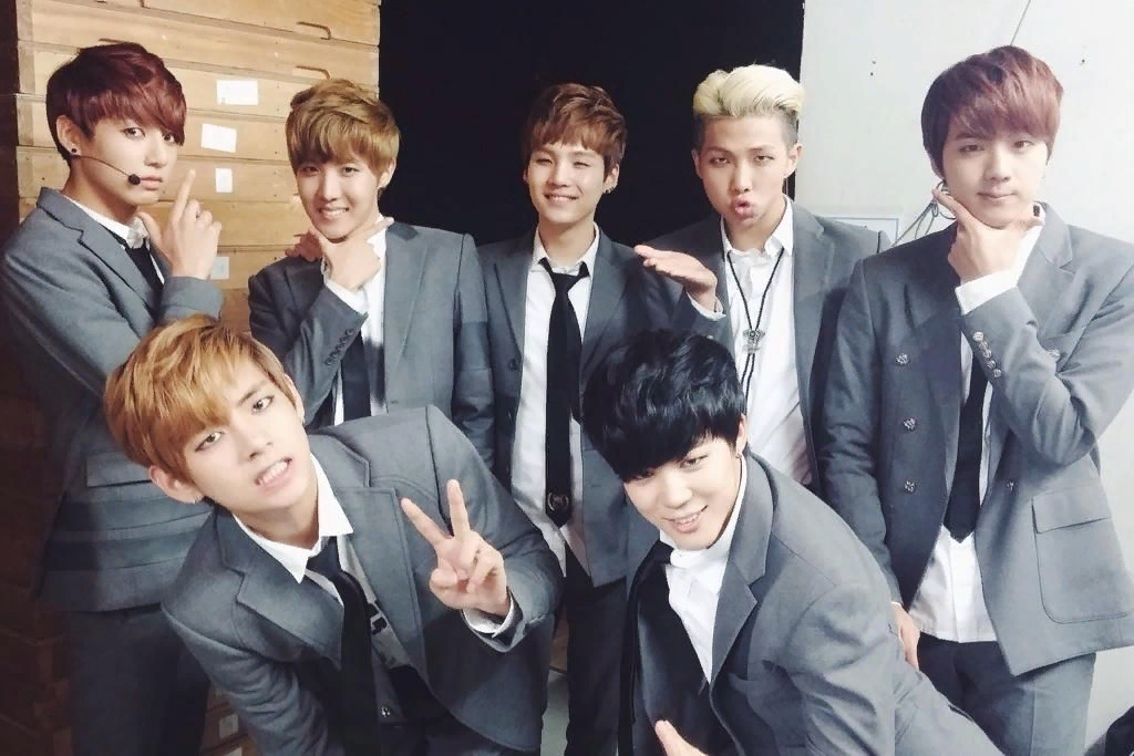 BTS "Boy in luv"