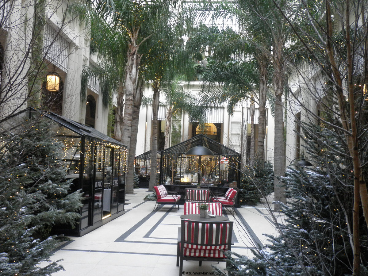 Внутренний дворик самого дорогого отеля в Монте-Карло