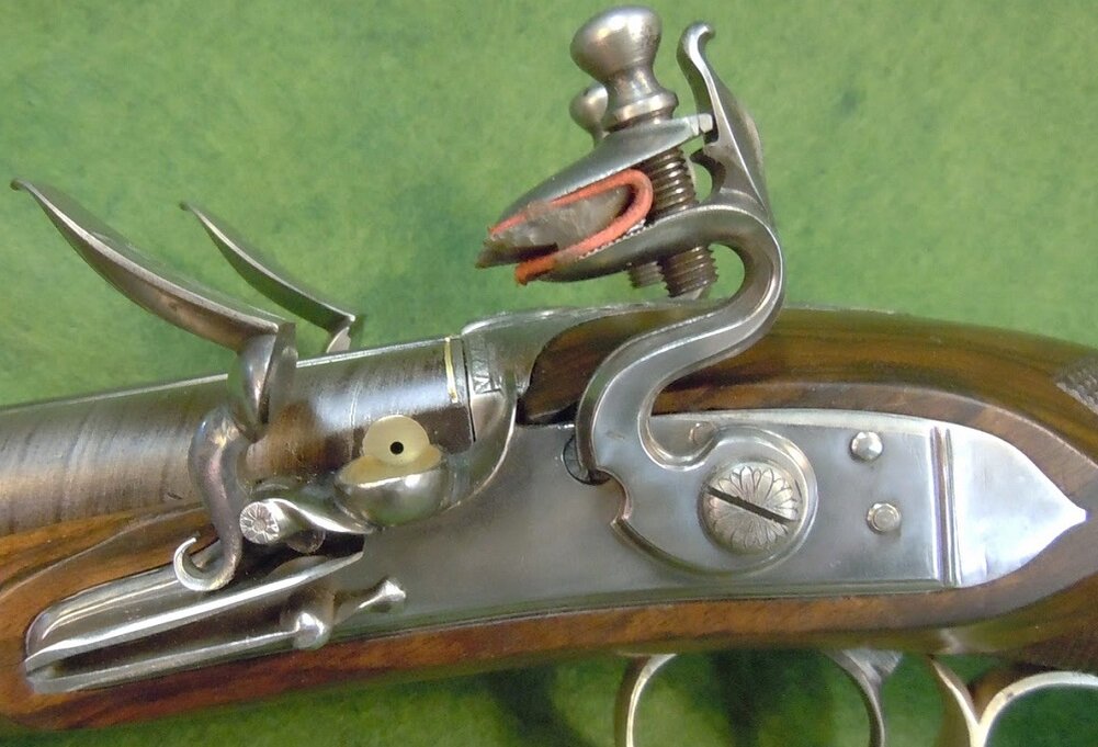 Кремневый замок.