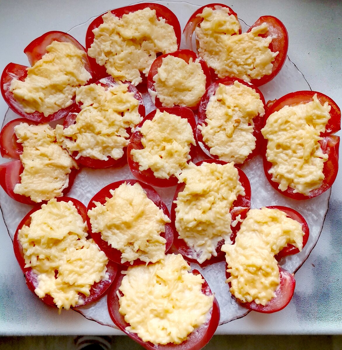 Помидорки с сыром😋