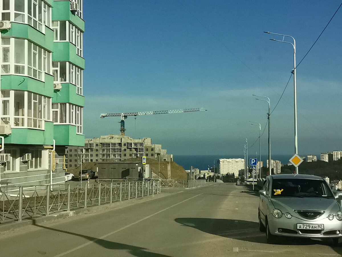 Приехали в Алушту.