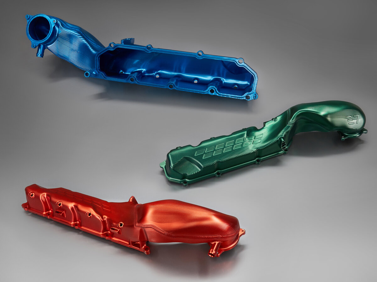 Анодированные впускные коллекторы F90 от Level Performance