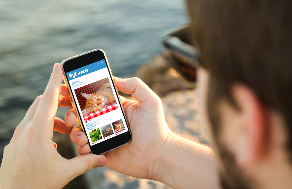 смартфон. Without smartphone. Without smartphone. Without smartphone. человек фотографирует на телефон.