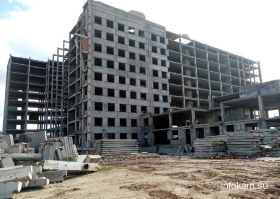    Демонтаж недостроенного больничного комплекса в Камышине