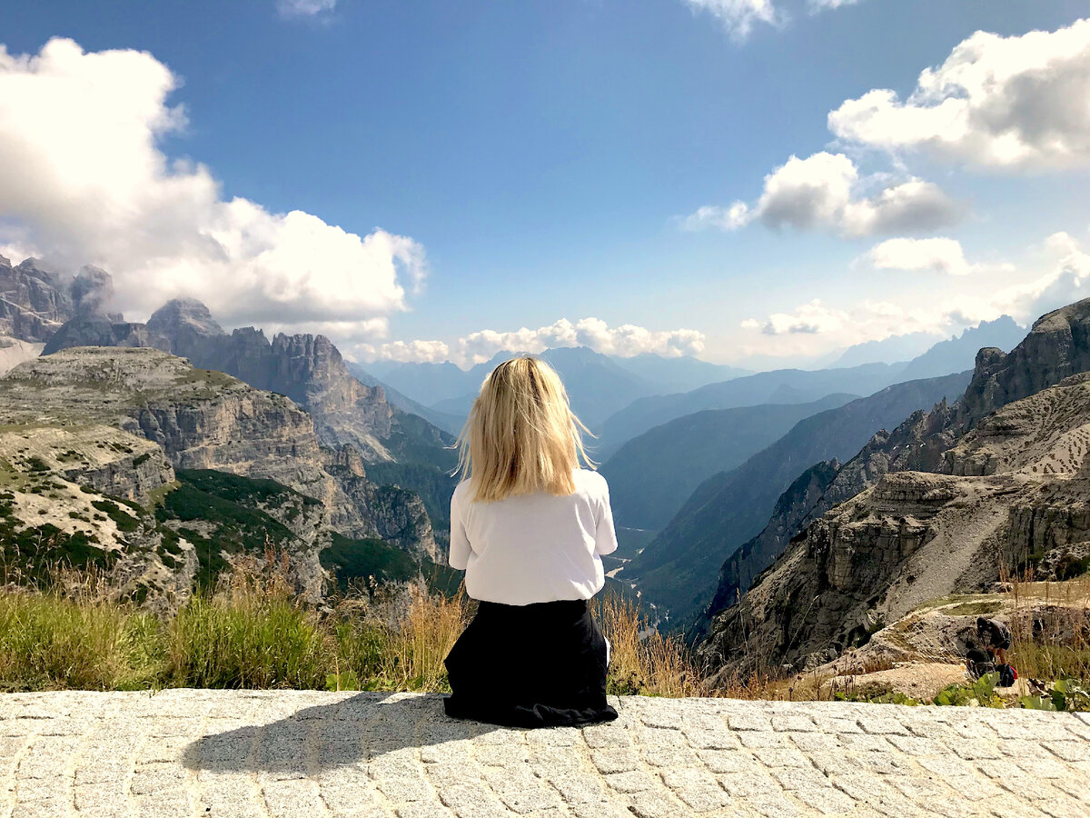 Элеонора Тонделли, Васту-эксперт, основатель бренда Dr.Vastu, автор статей. 
Италия, Доломиты. 