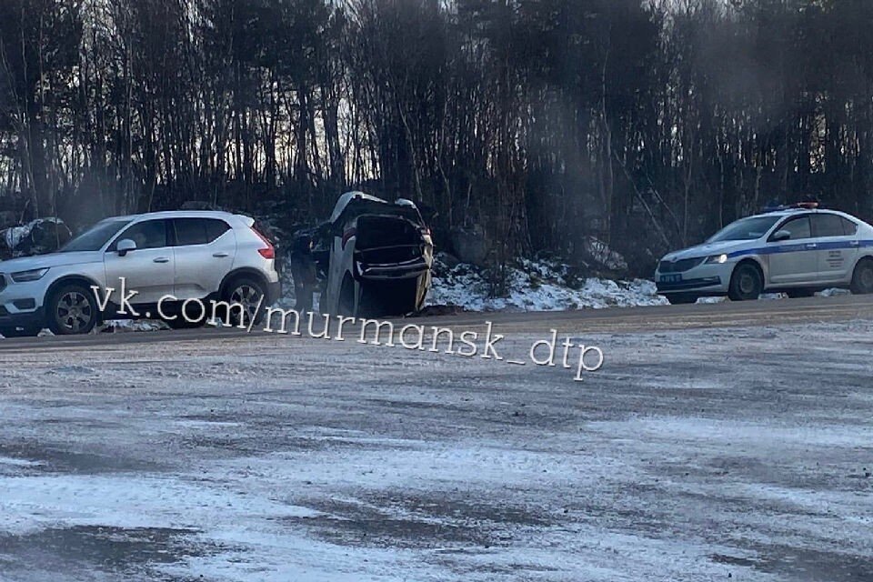     В аварии водитель получил незначительные повреждения. Фото: vk.com/murmansk_dtp