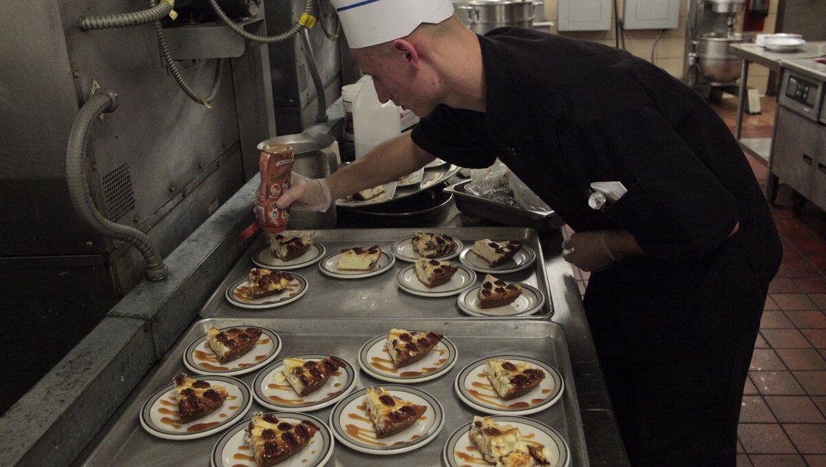     В Ростове отцы более 70 детей, обучающихся в средних и старших классах, вошли в число призывников в ходе частичной мобилизации, об этом рассказала начальник городского управления образования Виктория Чернышова.