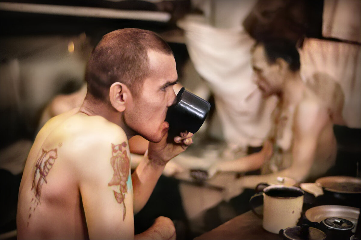 вор в законе наколки звезды. геннадий карьков монгол. валерий балин вологодский пятак. положенец сухуми геннадий адлейба. зэки на зоне.