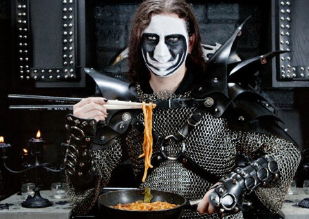 Это - Vegan Black Metal Chef - самое гениальное шоу на 2х2, что я когда-либо видел.