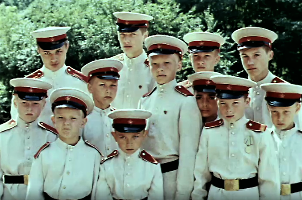 Кадр из телефильма "Алые погоны" (1979)
