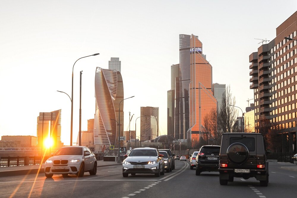 Стоянки москва сити. Парковка москов сити. Парковка москов сити. Паркинг в москоу сити. Машины в москве.