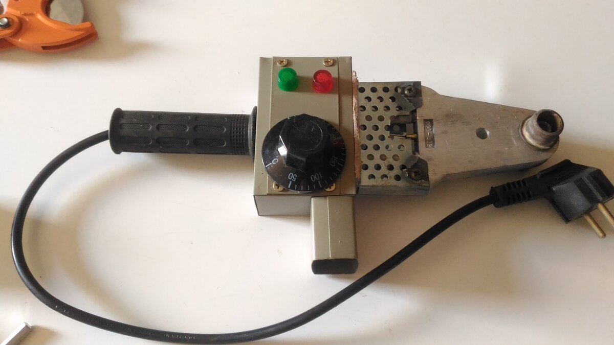 Аппарат для сварки пластиковых труб .