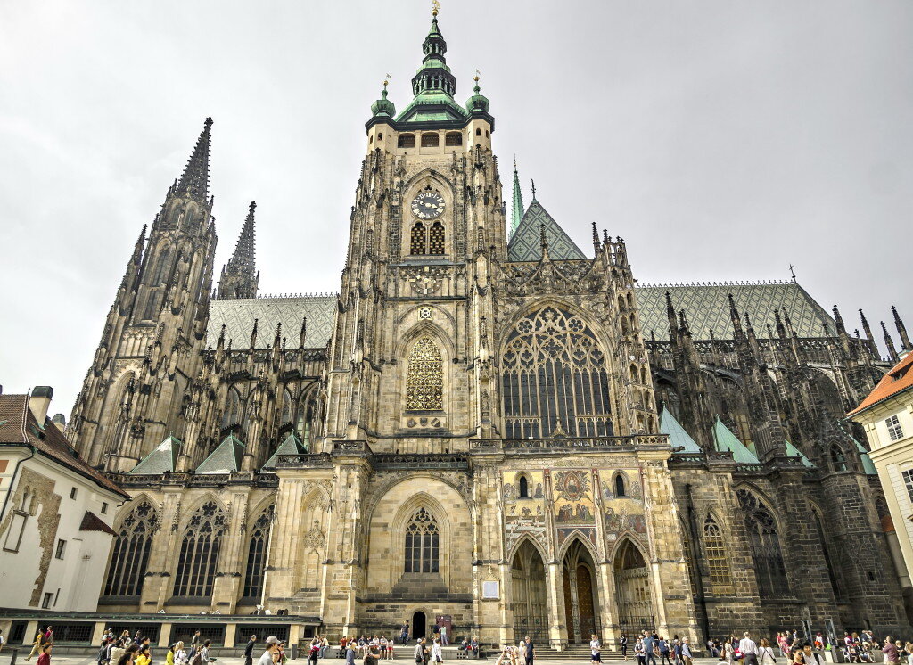 Вблизи собор внушает неподдельное уважение к его строителям