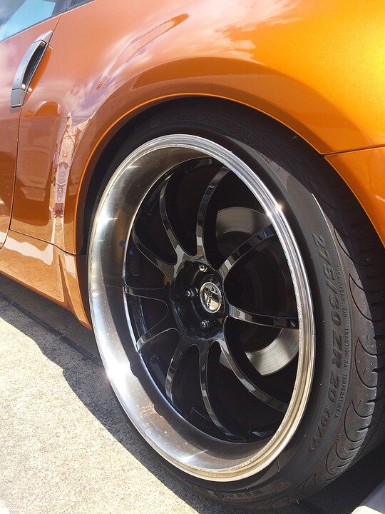 https://pixabay.com/photos/wheel-car-tire-aluminum-alloy-1619756/