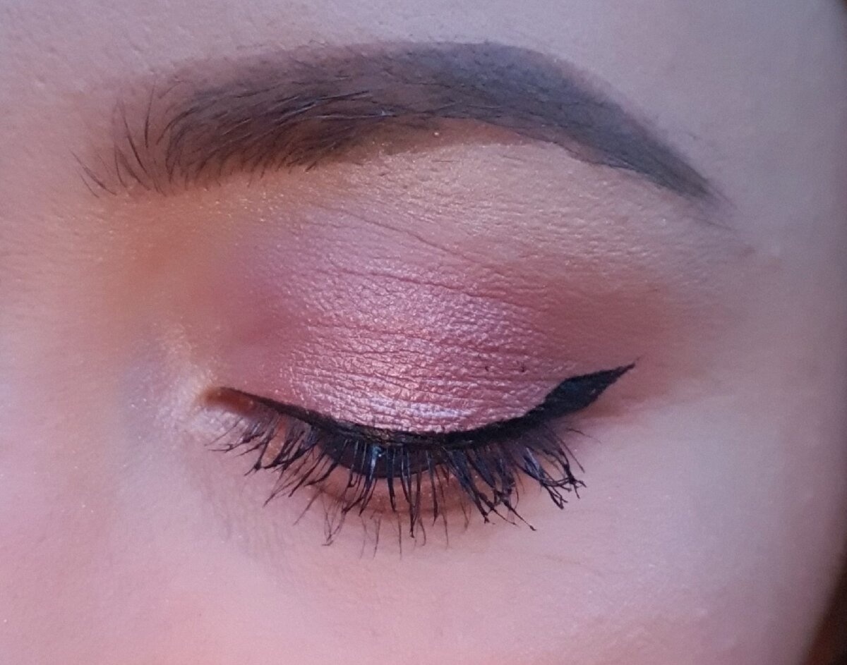 Мои ресницы, накрашенные тушью.